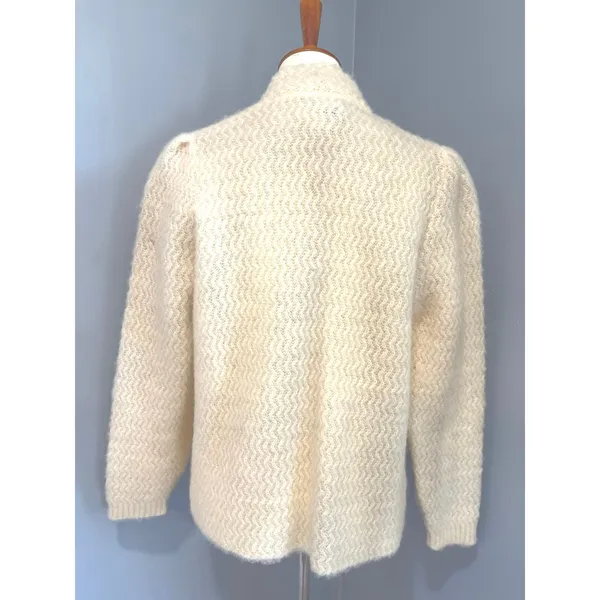 VTG Scandinavian Tundra Wool Knit Cardigan White Sweater Soft Neutral Size M. - Image 2