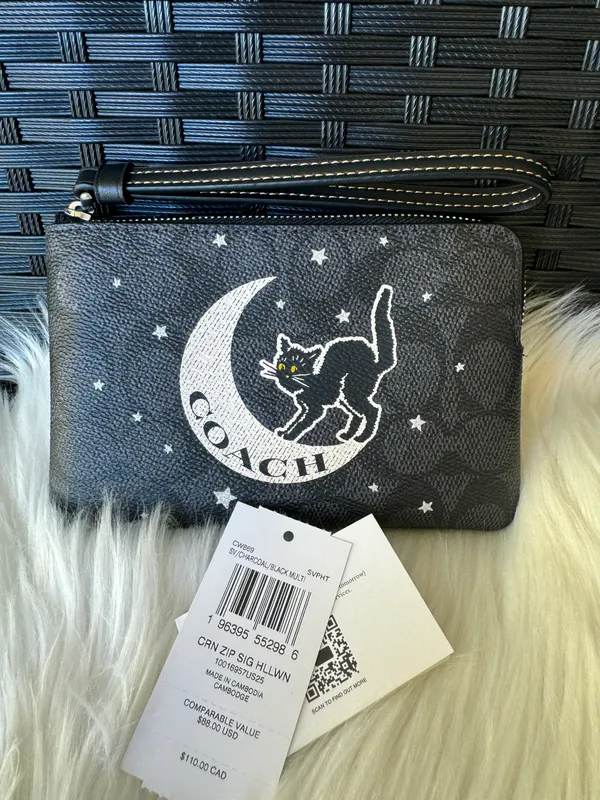 Coach NWT Signature Corner Zip Wristlet with Halloween Graphic Cat - Image 2
