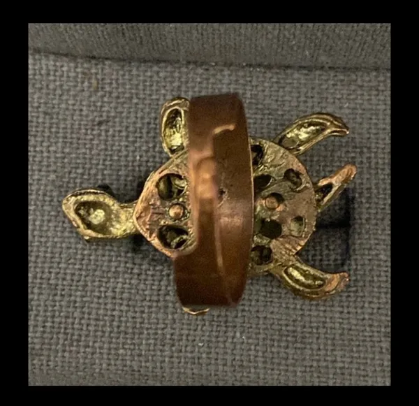 Vintage Bronze Turtle with Rhinestones Expansion Ring - size 7. can have bigger fingers to fit. Beautiful & fun conversation piece. Feet & tail move. Gently warn & Excellent condition. None smoking home. priced to sell at as is condition. Don’t like my price, make reasonable offer! And thank you for checking my closet. - Image 7