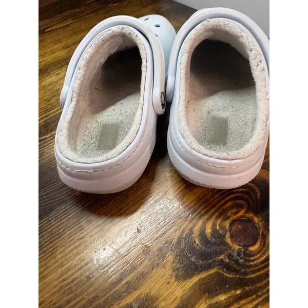 Crocs Light Blue Fur Lined Clogs Size‎ Women 6 - Image 7