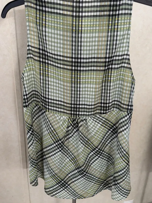entro Green Plaid Sleeveless Button-Front Blouse - Image 4