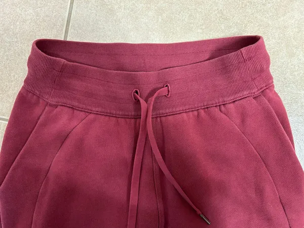 Lululemon Scuba Sweatpants - Image 2