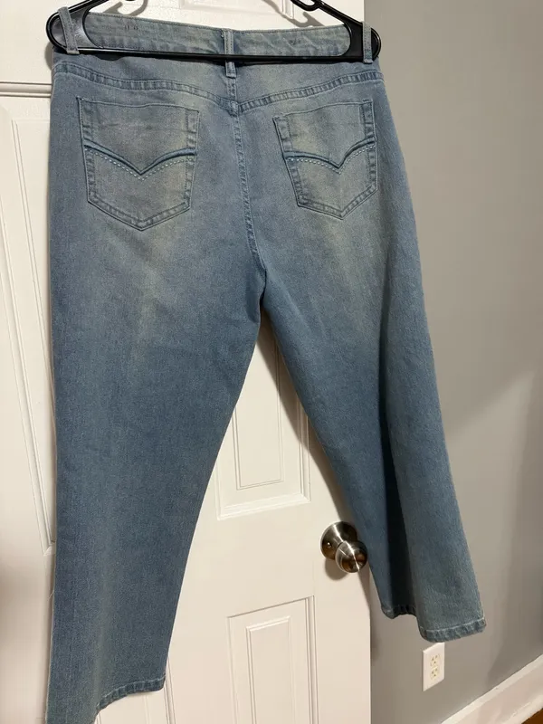 Boston Proper Beaded, Jeweled & Sequin Design Cropped Jeans Size 12. - Image 3