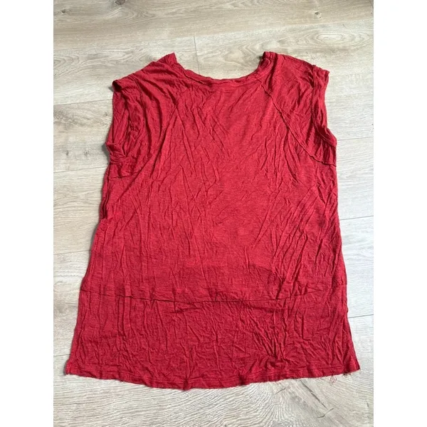 EUC Womens red We the Free Free People sleeveless V-neck‎ top layered hem size S - Image 2