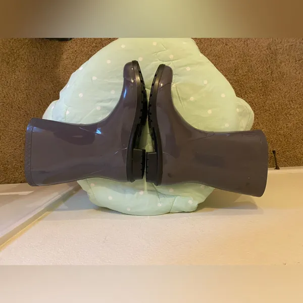 UGG Gray Lavender Shaye Nightfall Black Sole Tall Glossy Rain boots size 9 - Image 4
