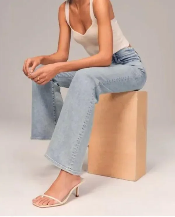 Abercrombie The Stretch Flare Ultra High Rise Light Wash 3R20 - Image 2