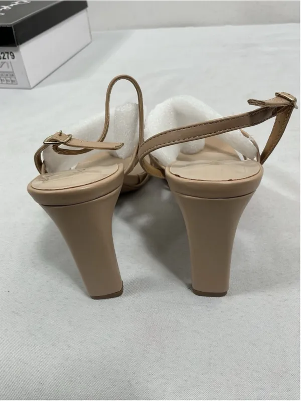 Womans New In Box Quipid Kaylee Strappy Sandals Size 8.5 Sand Color - Image 4