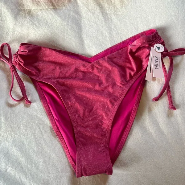NWT Victoria’s Secret swimsuit. Size 32D top/large bottom - Image 4