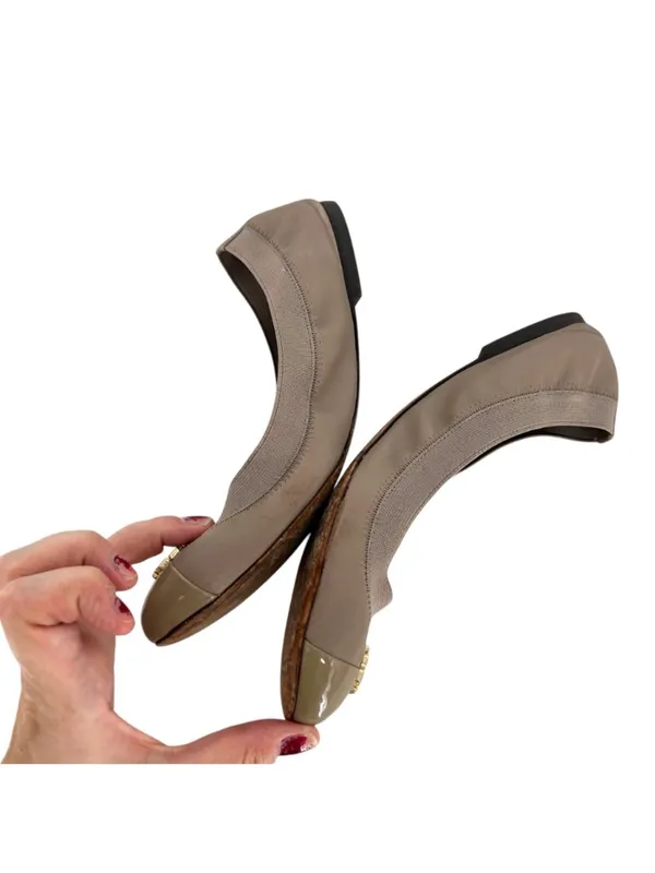 Tory Burch Jolie Ballet Flats Beige Leather Cap Toe Logo Size 8 Quiet Luxury - Image 8