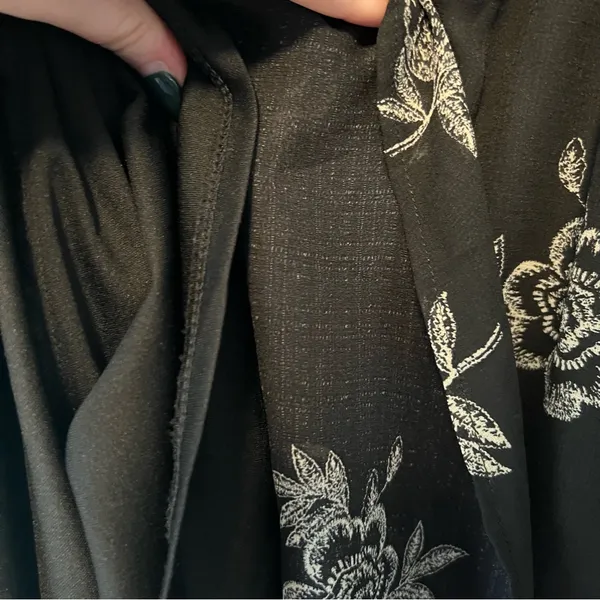 Maurices Black V-Neck Floral Long Sleeve Dress Size Medium Moody Whimsigoth - Image 6