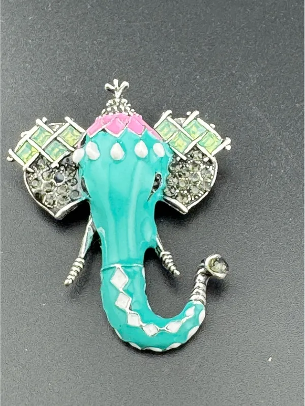 Vintage-Inspired Elephant Animal Brooch Pin - Image 2
