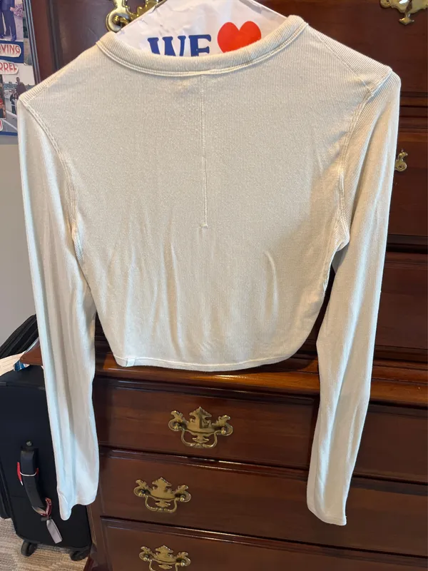 Lululemon Cropped Long Sleeve - Image 2