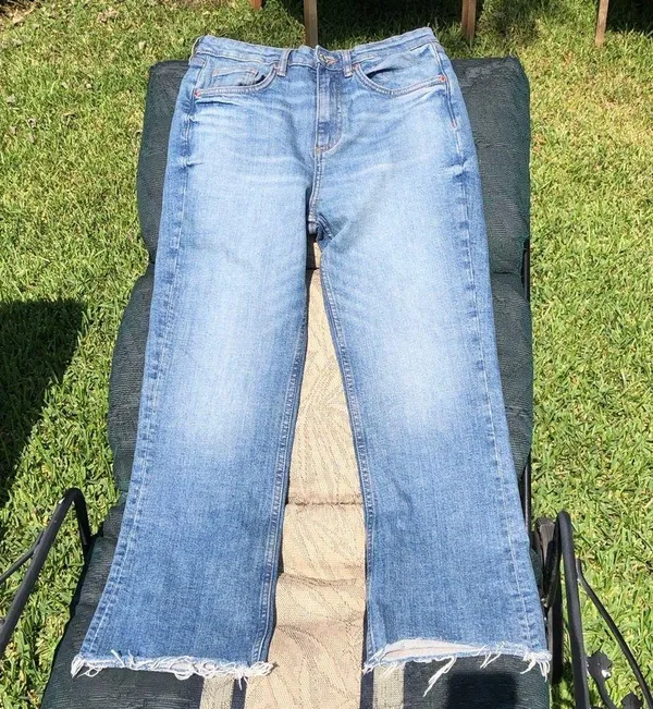 Zara Jeans Womens 6 Denim Straight Leg Cropped Light Wash Raw Hem - Image 2