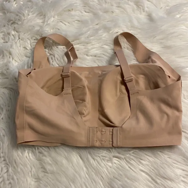 SKIMS Tan Seamless Comfort Bra size M excellent condition - Image 6