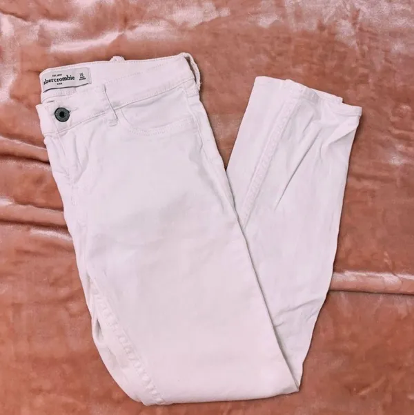 Abercrombie Kids White Jeans - Image 2