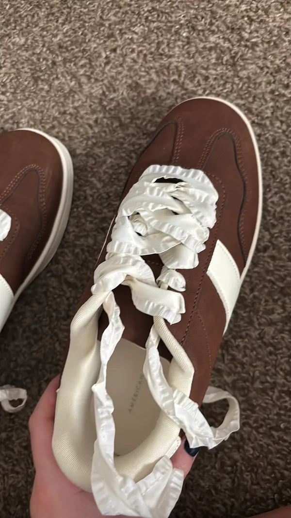 American Eagle Sneakers - Image 2