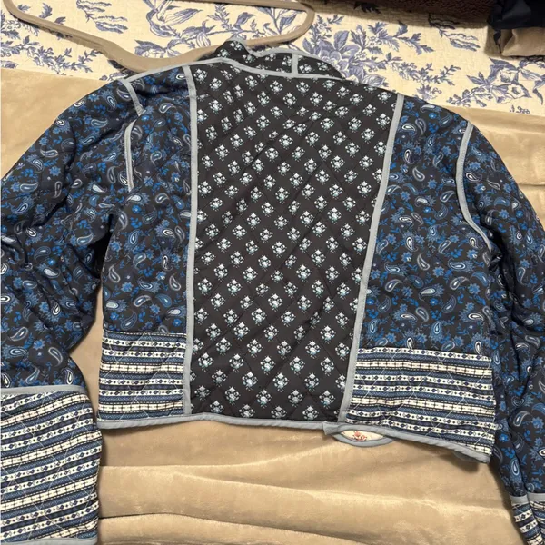 Fancy D Boutique Paisley Print Reversible Crop Jacket Pink - Image 4