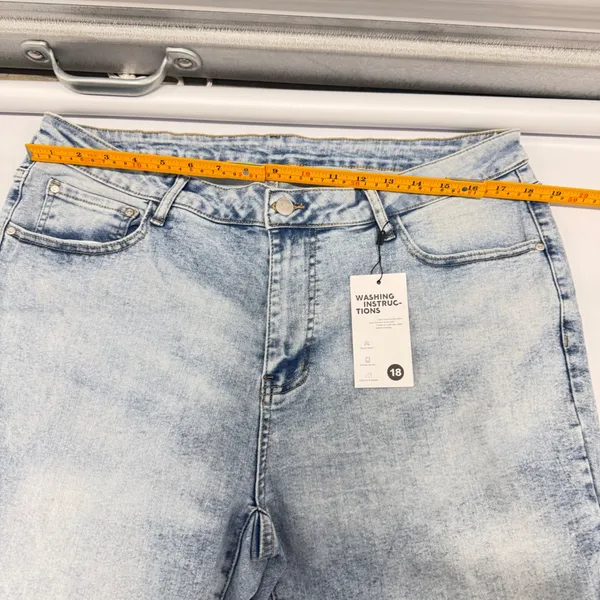 Cello High Rise Light Acid Wash Flare Jeans Light Blue Denim Size 18 - Image 3