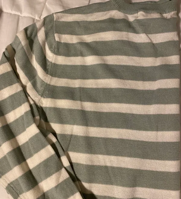 H&M Striped Green And White Sweater - Image 3