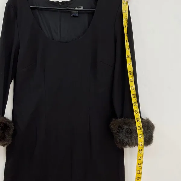 Jessica Howard Black Sheath Dress Removable Faux Fur Cuffs Size 10 Cocktail - Image 9