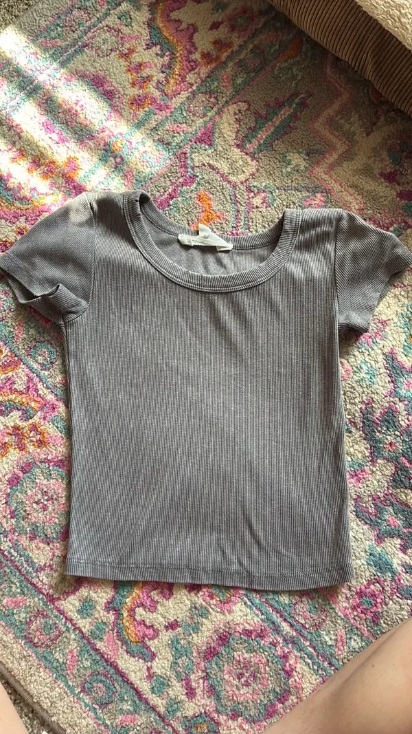 Hippie Rose grey top - Image 6