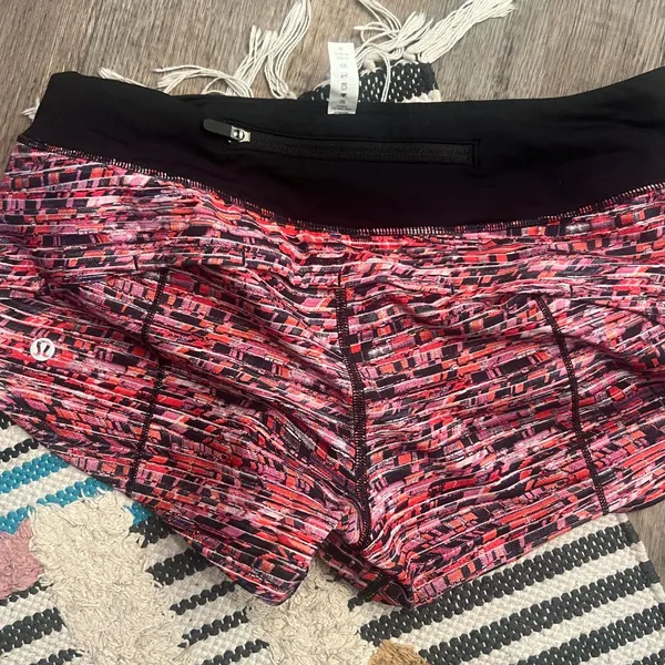 Lululemon speed short in size‎ 4 - Image 10
