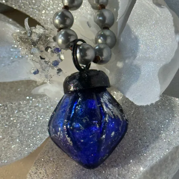 Artisan Handknotted Silver Necklace with Blue Vintage Ornament Pendant - Image 3