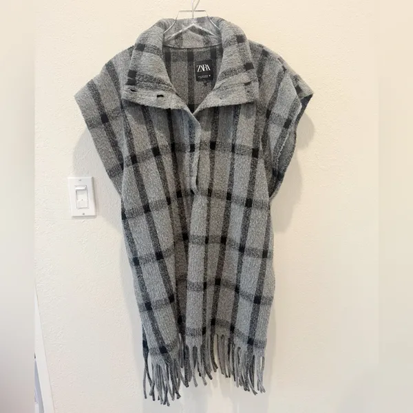 ZARA Plaid Wool Blend Oversized Poncho‎ Fringe Hem size XS - Image 4