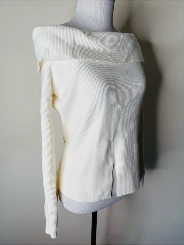 Abercrombie Cream Off Shoulder Ribbed Sweater NWT L - Image 3