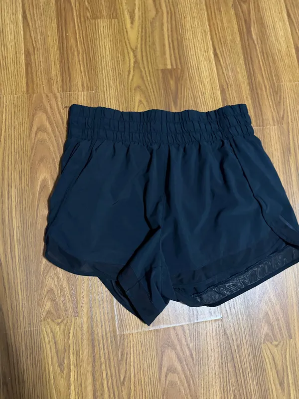 Athleta High Rise Mesh Racer Run Shorts 3” Black Athletic Performance Medium - Image 3