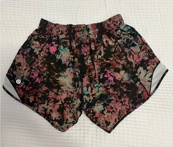 Lululemon Hotty Hot Shorts 4" Multicolored - Image 2