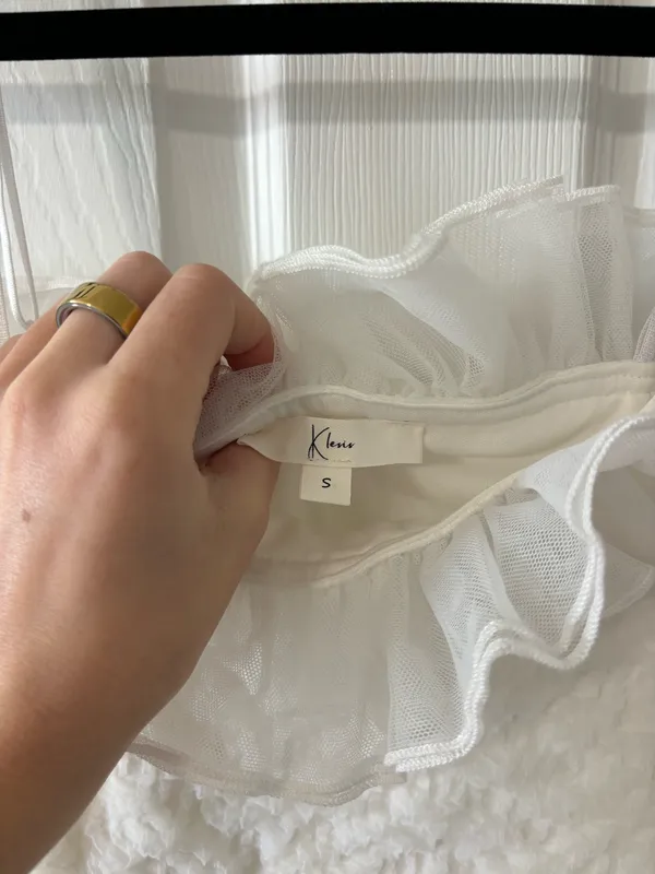 Boutique white fitted dress - Image 2