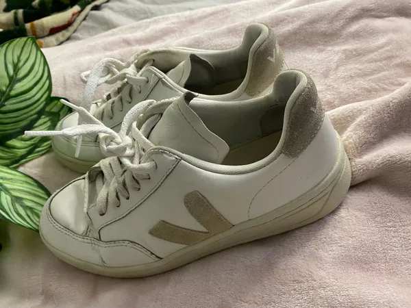 VEJA - Sneakers Shoes Women’s Size 6 - Image 3