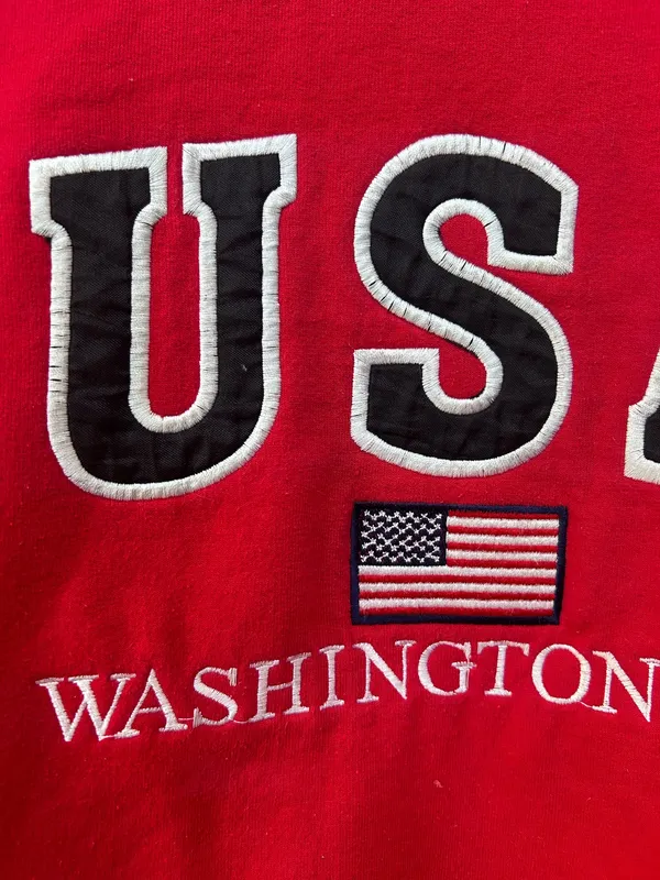 Vintage red USA crewneck Size M - Image 4