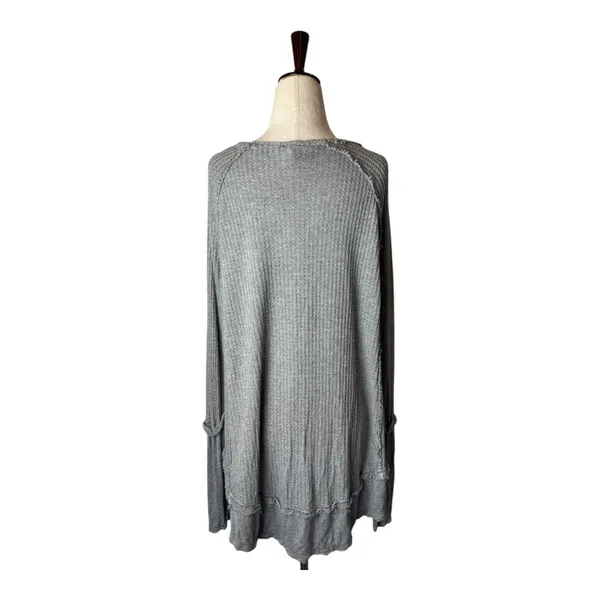 We The Free Shirt Women Medium‎ Gray Oversized Waffle Knit Laguna Thermal Tee - Image 4