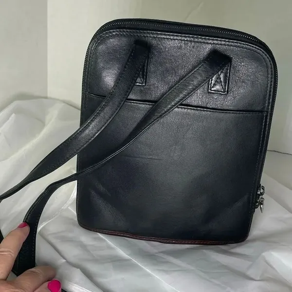 Brighton One World leather 20” strap zip around bag - Image 4