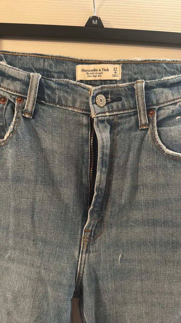 Abercrombie Ankle Straight Ultra High-Rise - Image 2