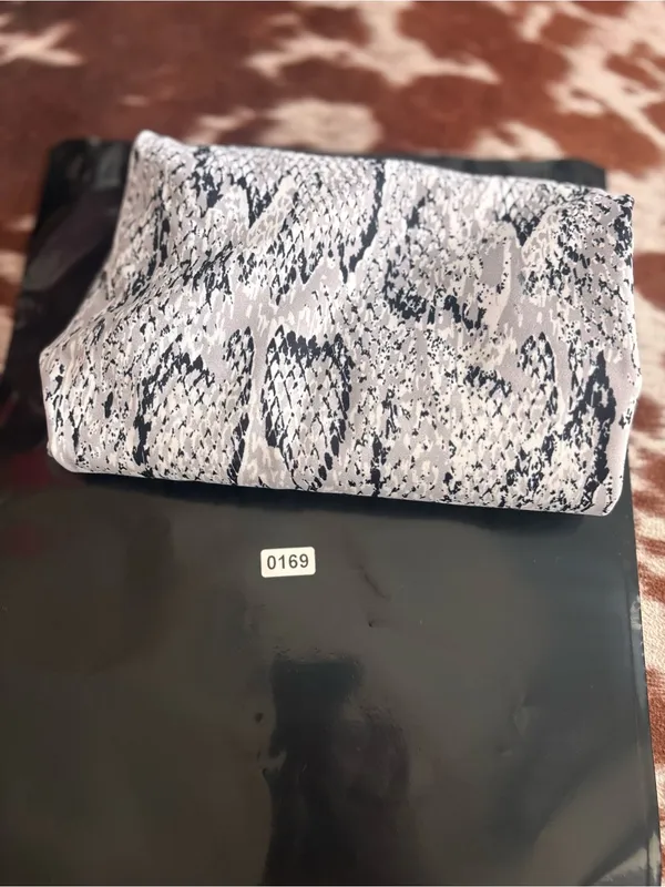 Beyond yoga snakeskin print leggings - Image 5