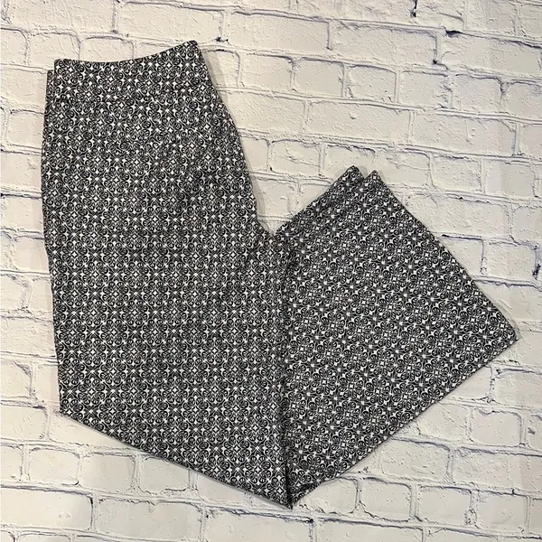 Ann Taylor Trousers silky palazzo Pant Navy Geometric Flowy size 10 - Image 3