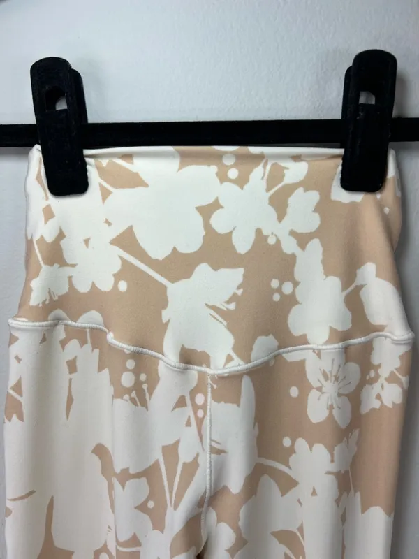 Offline By Aerie Real Me Super Flare Crossover HiRise Leggings Tan Floral Y2K XS - Image 10