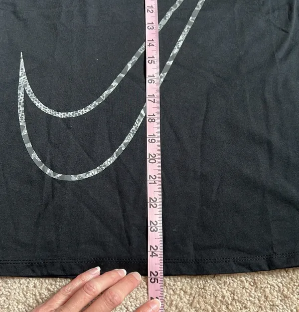The Nike Tee Black Cotton Jersey Short Sleeve Tee. Size Medium - Image 4