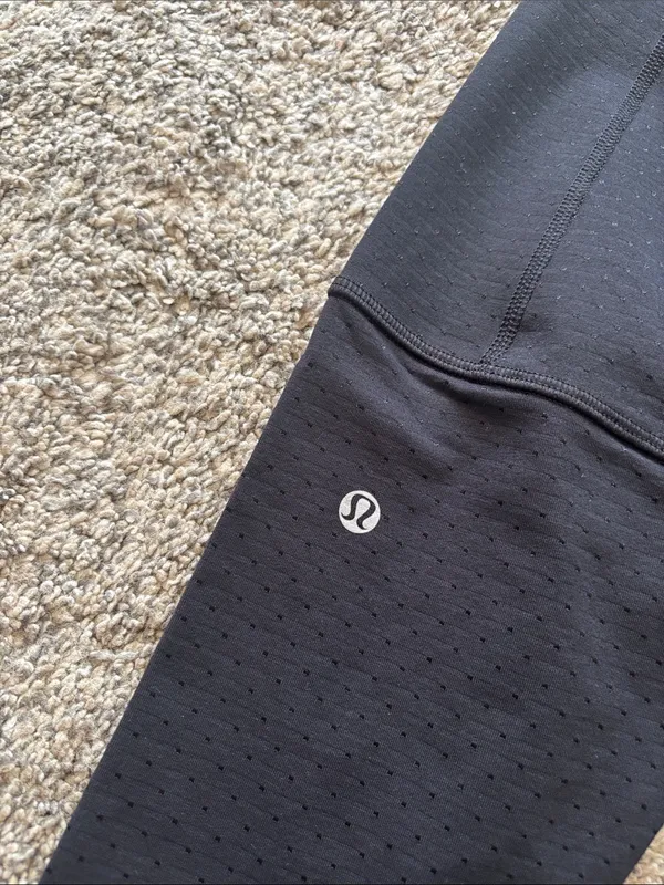 Lululemon Om & Roam Untight Tight size 2 - Image 4
