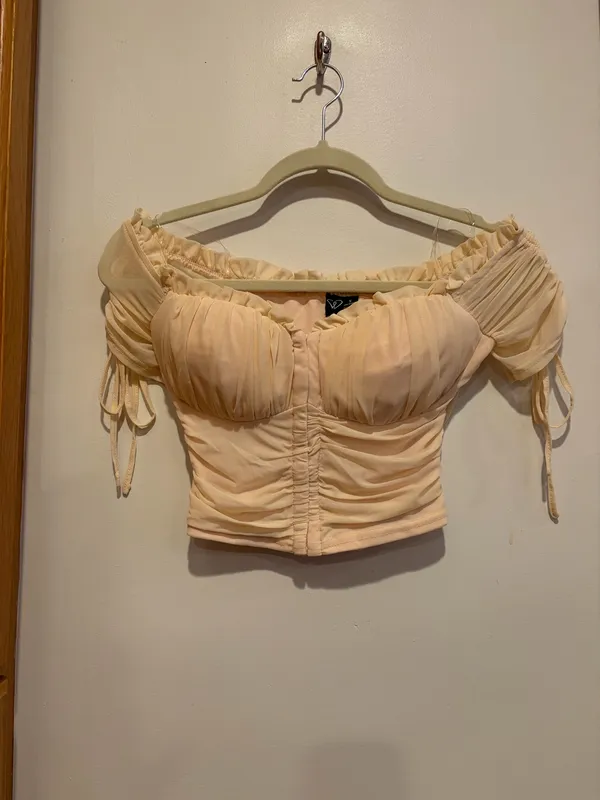 Windsor Hooked In Ruched Crop Top - Image 4