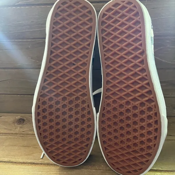 Vans checkered low black and white women and men. Women size 7 men size 5.5 Rm5 - Image 6