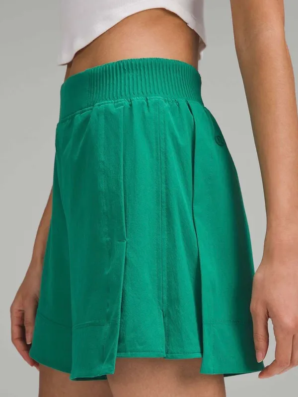 Lululemon Stretch Woven Relaxed-Fit High-Rise Short 4" - Image 5