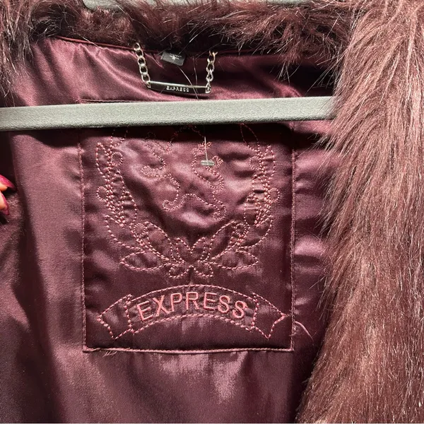 Express Women's Plum Faux Fur Vest Large Burgundy Purple Boho Glam Shaggy Winter - Image 3