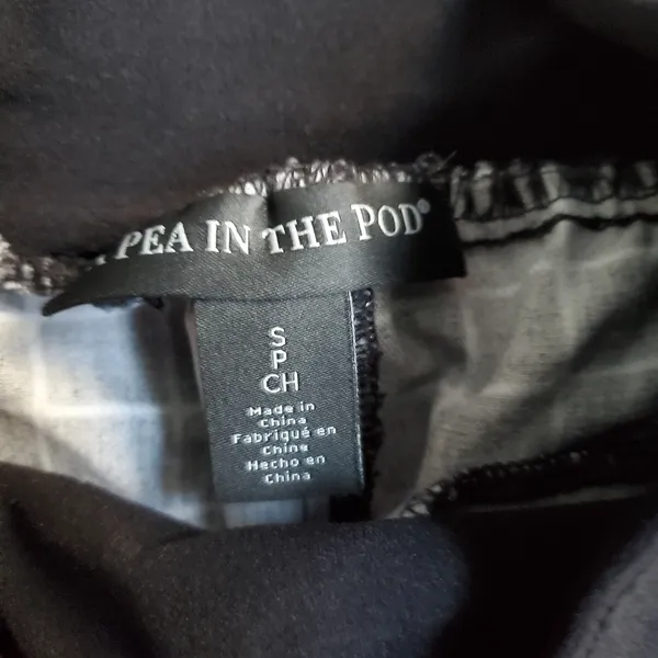 Maternity black shorts size small by a pea in the pod brand new never wo… - Image 3