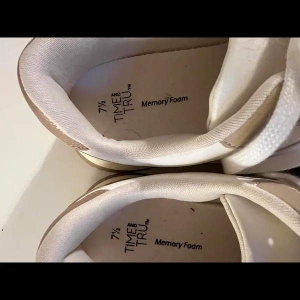 NWOT Time and Tru white and tan sneakers size 7.5 - Image 2