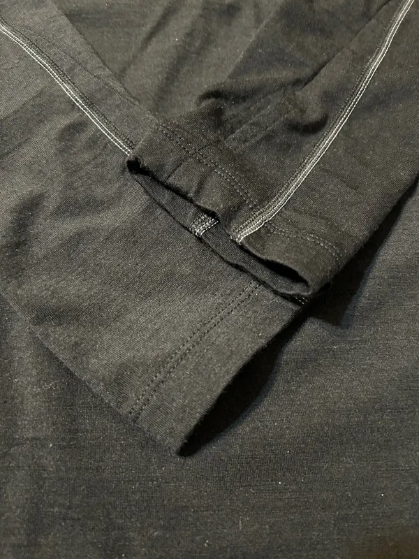 Icebreaker Black and Gray Merino Bodyfit Zone 1/4 Zip Top Size Medium - Image 4