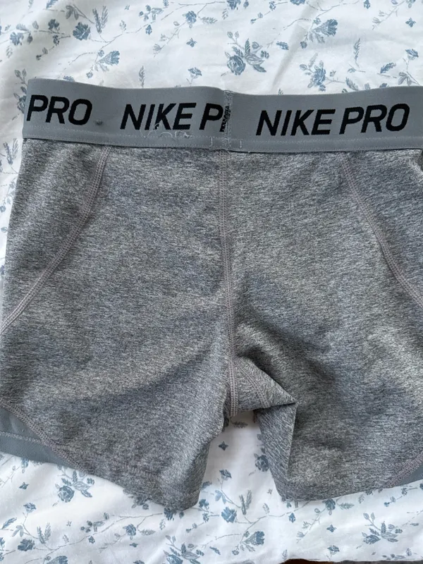 Grey Nike Pro - Image 2
